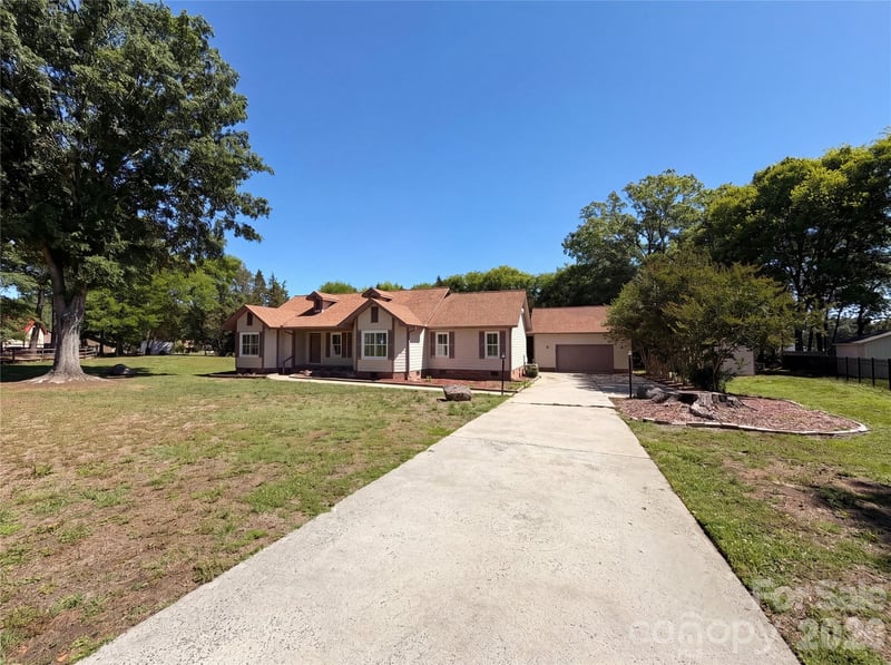 8400 Chestnut Oak Court, Harrisburg, NC - 3 beds, 3 baths, 2,475 sqft - $535,000