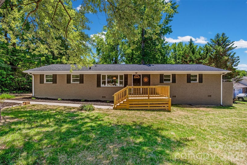 2111 Shalimar Drive, Charlotte, NC - 4 beds, 3 baths, 1,748 sqft - $365,000