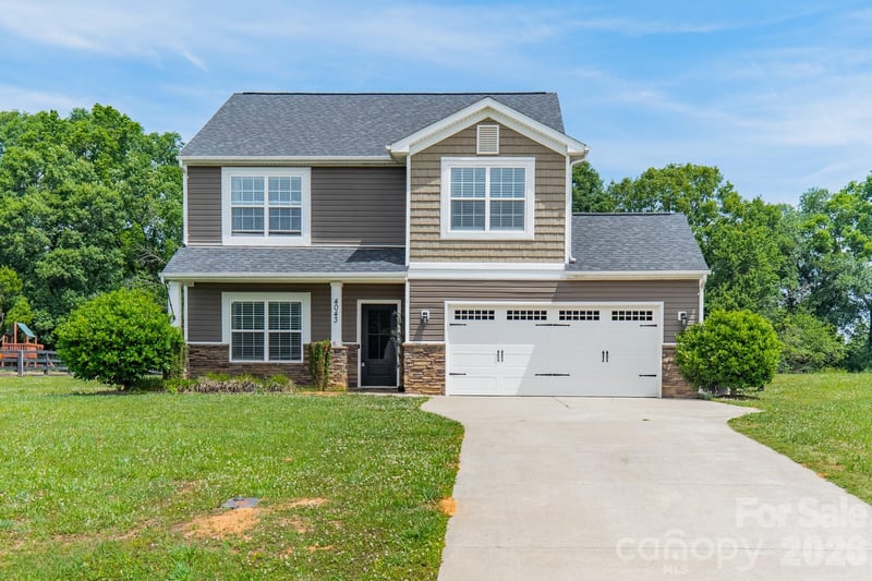 4043 Avis Way, Monroe, NC - 3 beds, 2.5 baths, 2,260 sqft - $414,900