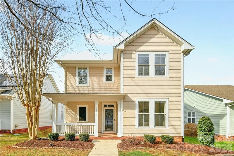 6521 Old Magnolia Lane, Mint Hill, NC - 3 beds, 2.5 baths, 1,869 sqft - $459,900