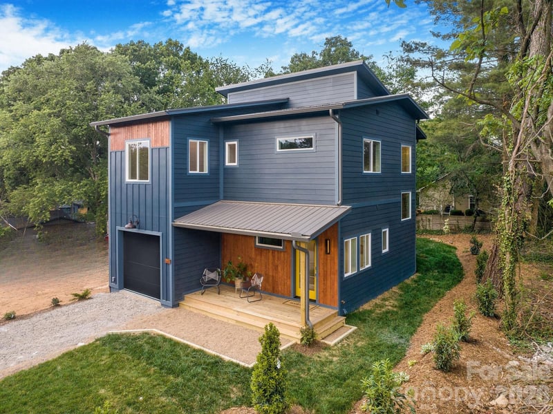14 Da Vinci Court, Asheville, NC - 3 beds, 2.5 baths, 1,949 sqft - $725,000