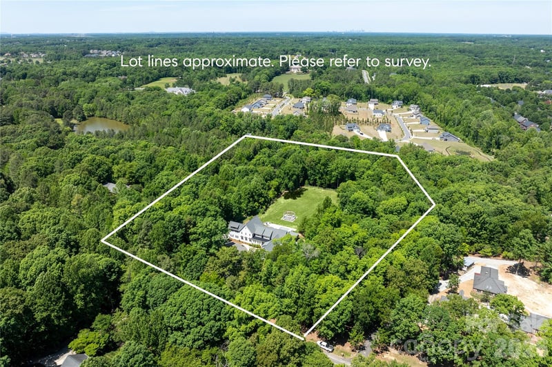 8512 Prince Valiant Drive, Waxhaw, NC - 5 beds, 7 baths, 10,082 sqft - $2,700,000