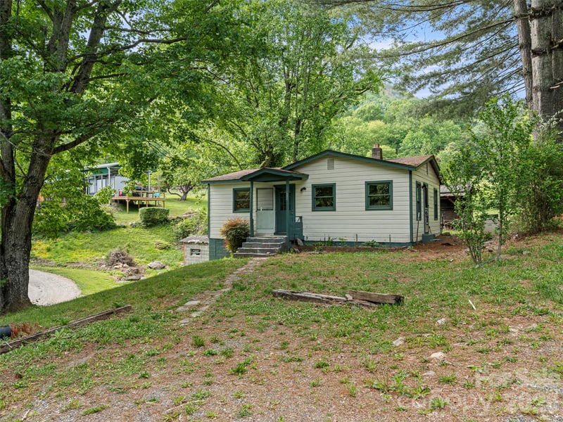 1669 Fisher Creek Road, Sylva, NC - 2 beds, 1 bath, 704 sqft - $180,000