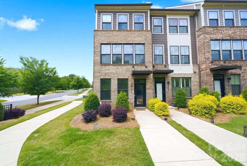 804 Broad River, Charlotte, NC - 3 beds, 4 baths, 1,874 sqft - $515,000
