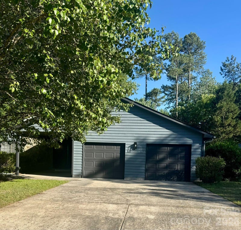 11209 Snapfinger 25, Charlotte, NC - 3 beds, 2 baths, 1,872 sqft - $527,000