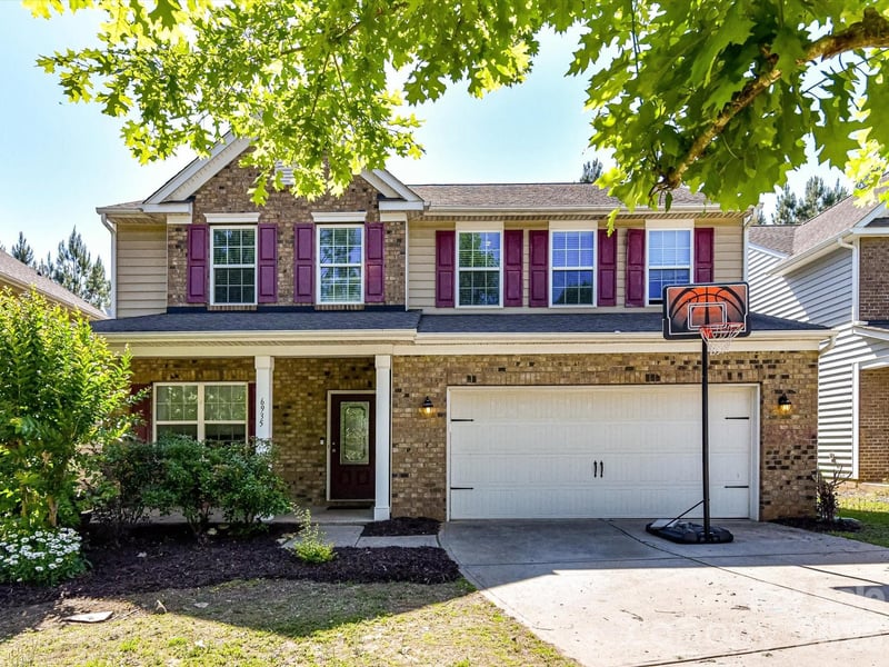 6935 Liverpool Court, Fort Mill, SC - 4 beds, 2.5 baths, 2,725 sqft - $450,000