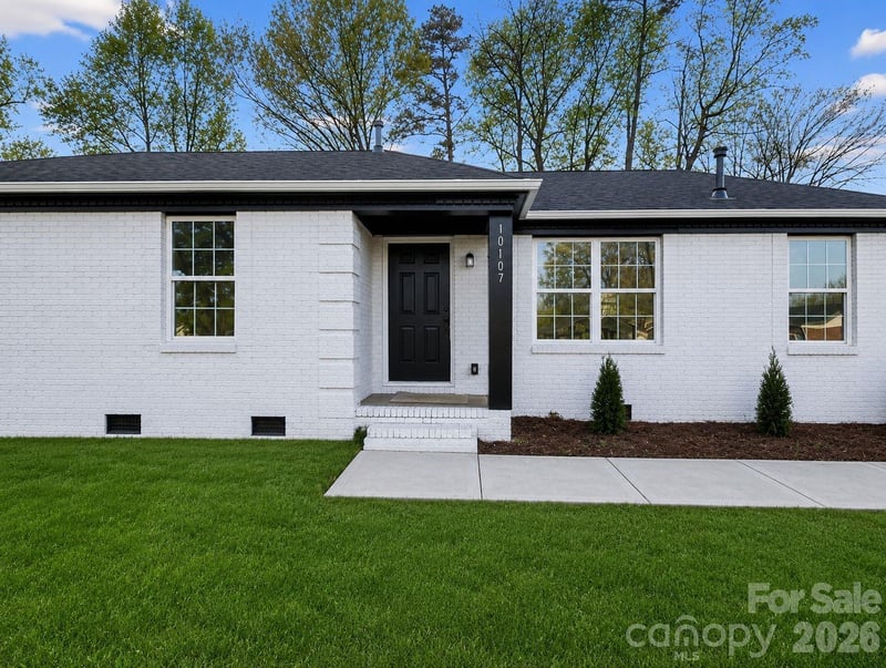 10107 Clairemore Place, Charlotte, NC - 3 beds, 2 baths, 1,386 sqft - $320,000