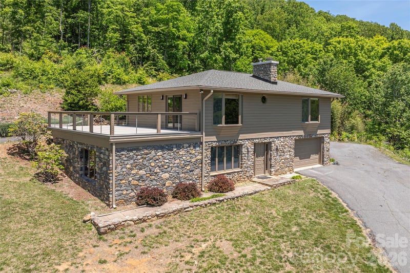 250 Lynn Cove Road, Asheville, NC - 2 beds, 2 baths, 2,388 sqft - $849,000