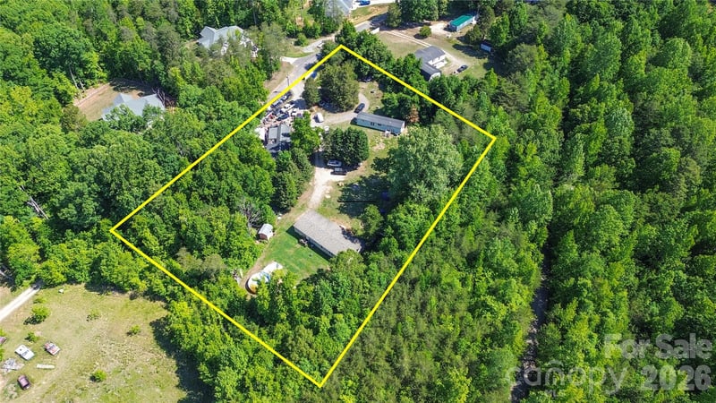 5595 American Way, Denver, NC - 7 beds, 3,435 sqft - $350,000