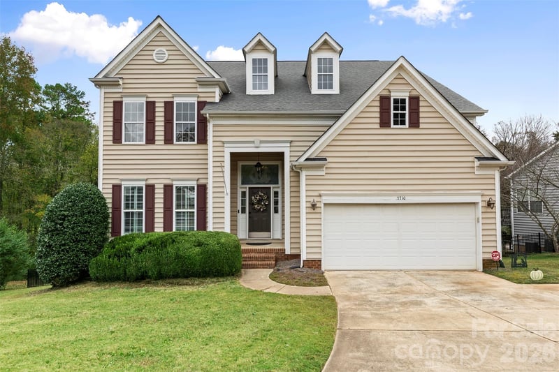 7710 Ninth Fairway, Mint Hill, NC - 4 beds, 4 baths, 3,605 sqft - $665,000