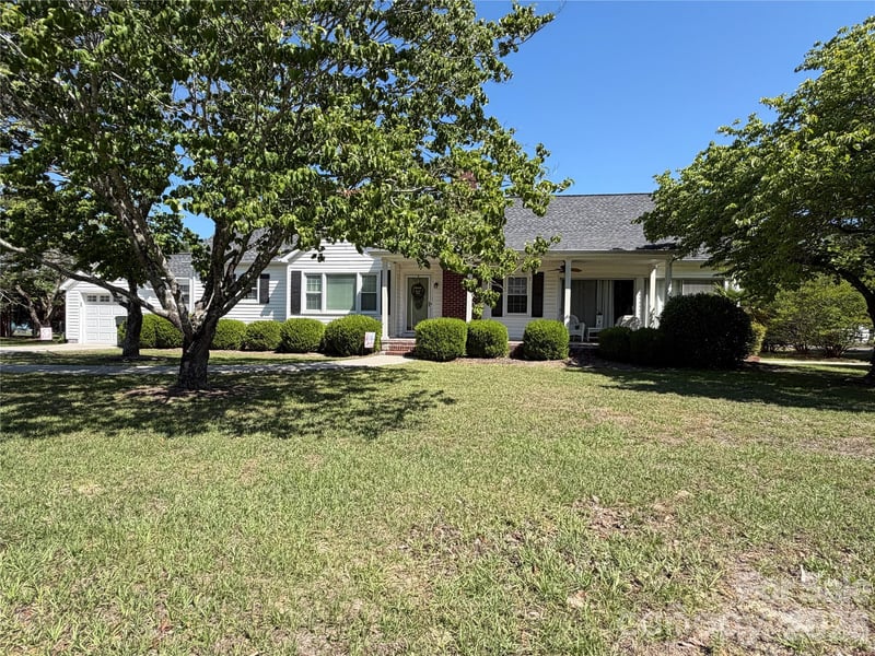 202 Stevens, Kershaw, SC - 4 beds, 2 baths, 1,794 sqft - $279,900