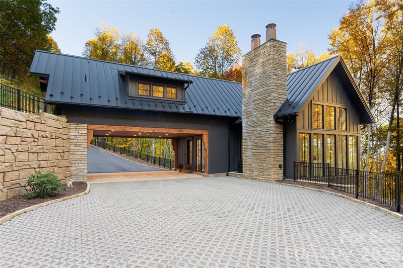 256 Haulback Way, Sylva, NC - 2 beds, 3 baths, 2,566 sqft - $2,950,000