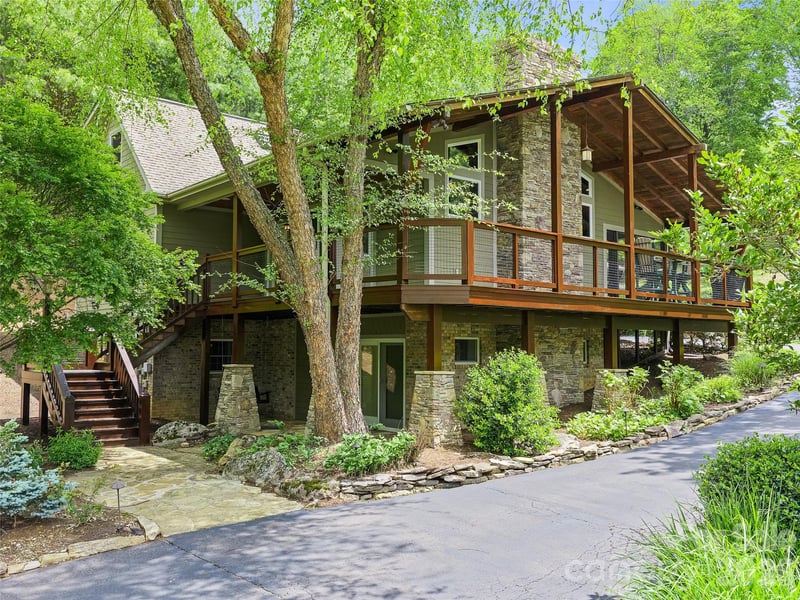 210 Shepard Way, Burnsville, NC - 3 beds, 3.5 baths, 3,234 sqft - $749,000