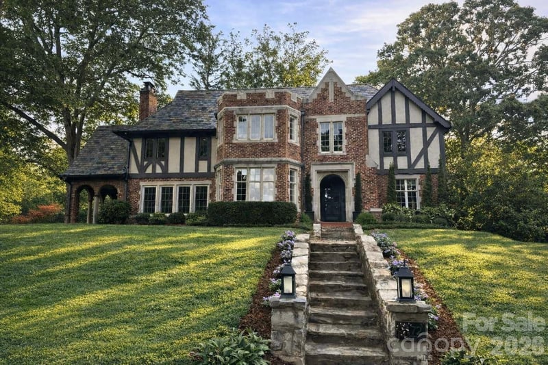 72 Windsor Road, Asheville, NC - 5 beds, 4.5 baths, 4,487 sqft - $2,997,700