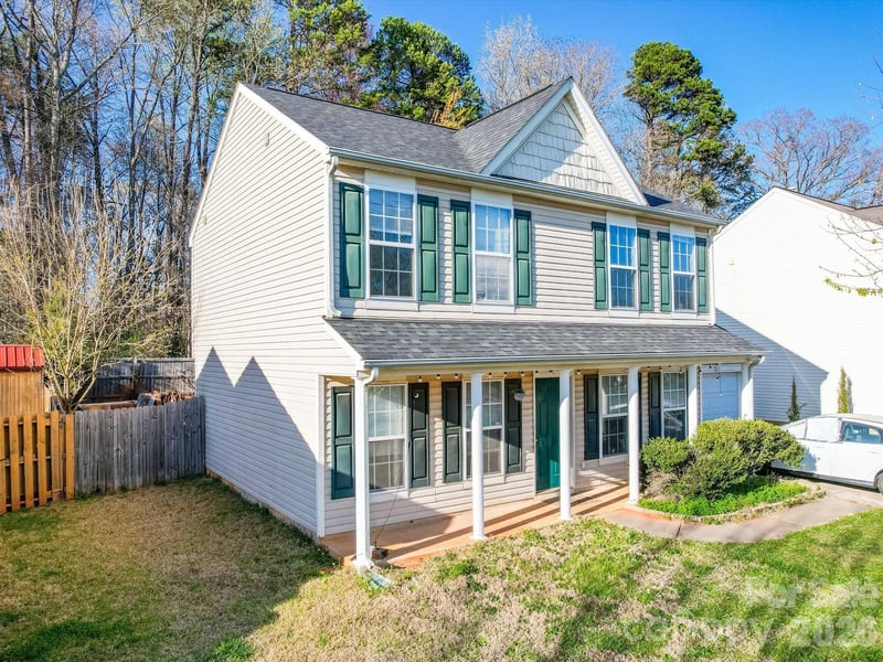 5414 Peachwood Drive, Charlotte, NC - 4 beds, 2.5 baths, 1,503 sqft - $325,000
