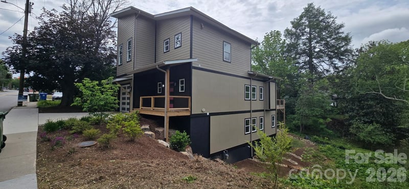 30 Sand Hill Road, Asheville, NC - 4 beds, 3.5 baths, 3,245 sqft - $995,000