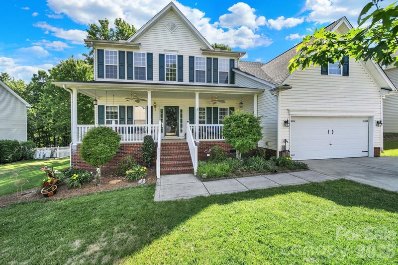 3756 Leela Palace Way, Fort Mill, SC - 4 beds, 2.5 baths, 2,837 sqft - $539,000