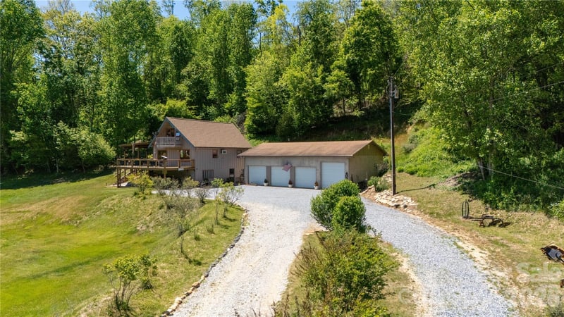 93 Franklin Crest Road, Spruce Pine, NC - 3 beds, 2 baths, 1,248 sqft - $624,000
