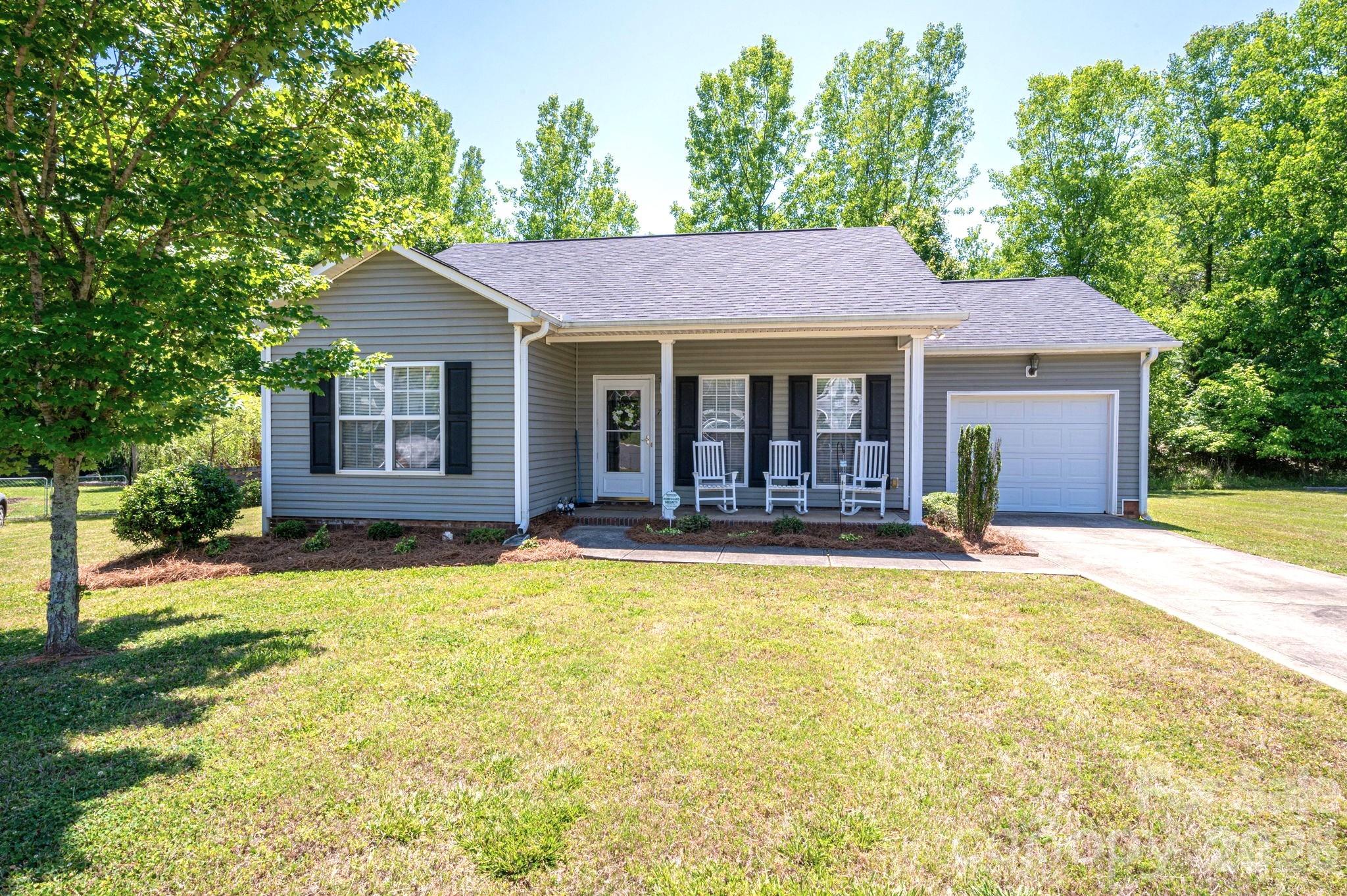 7212 Pinfeather, Cramerton, NC — property listing photo 1