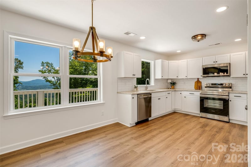 69 Milburn Lane, Hendersonville, NC - 3 beds, 3 baths, 1,798 sqft - $515,000