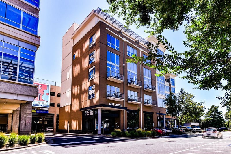 1133 Metropolitan Avenue Apt 613, Charlotte, NC - 2 beds, 2.5 baths, 1,056 sqft - $2,100