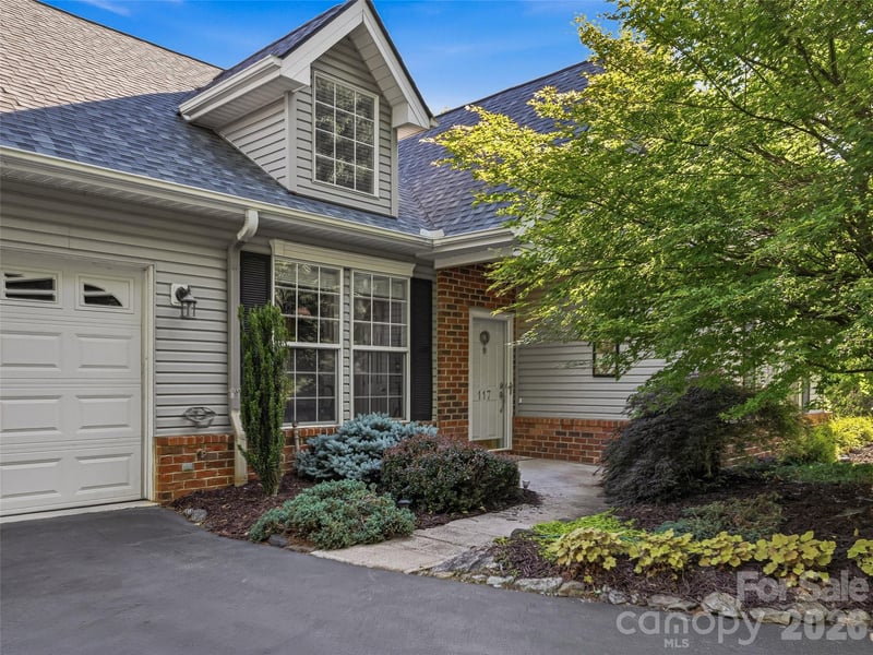 117 Hibiscus Lane, Asheville, NC - 3 beds, 3 baths, 2,094 sqft - $485,000