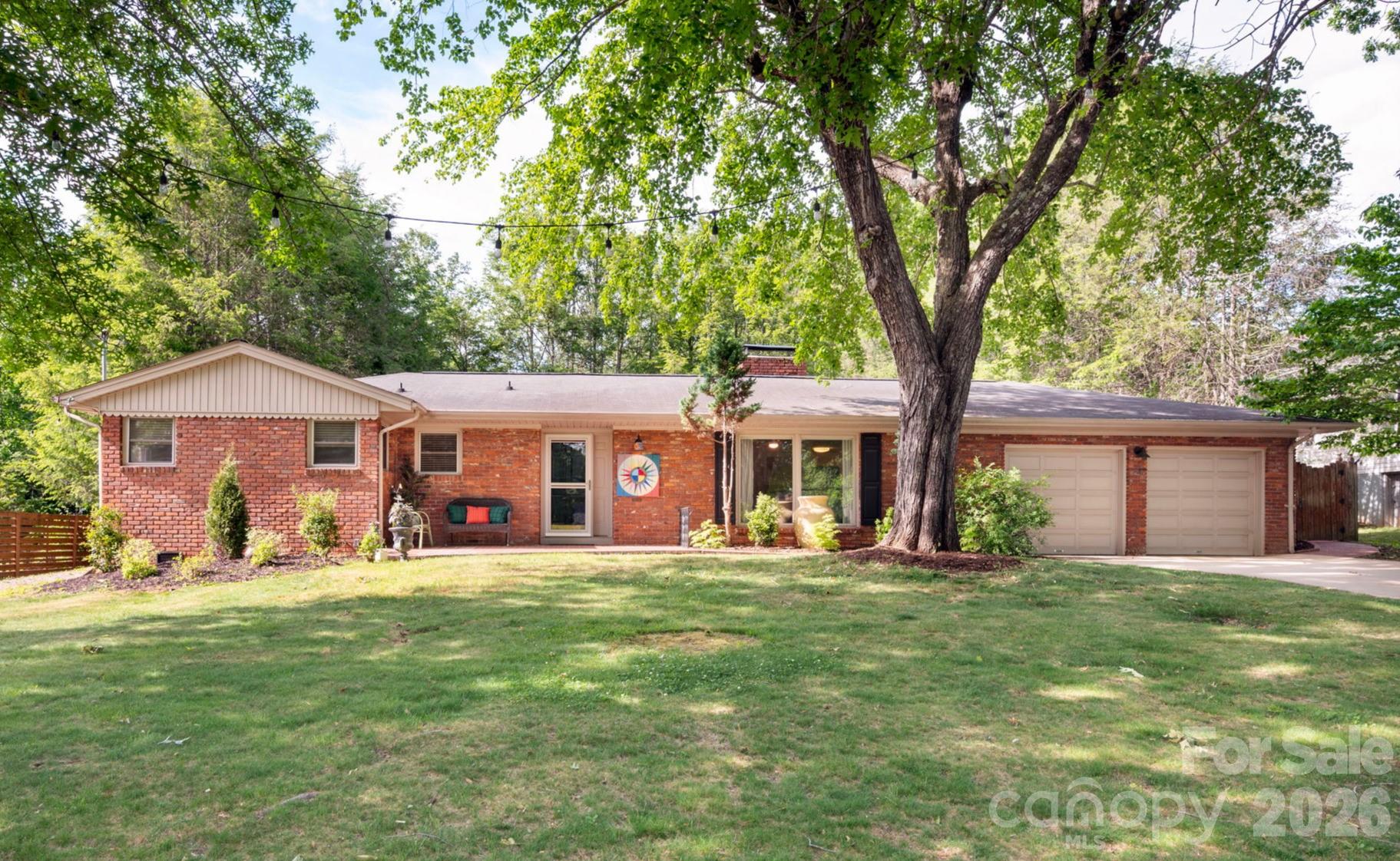 25 Bevlyn Drive, Asheville, NC. property listing photo