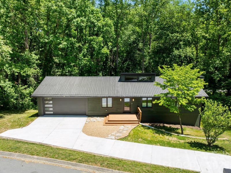 17 Muirfield Drive, Arden, NC - 3 beds, 2 baths, 1,631 sqft - $559,500