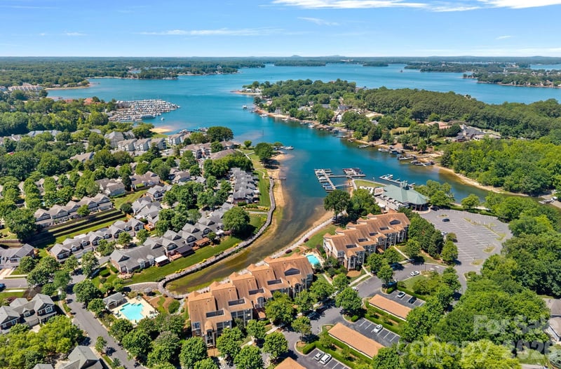 18609 Harborside, Cornelius, NC - 3 beds, 2 baths, 1,383 sqft - $825,000