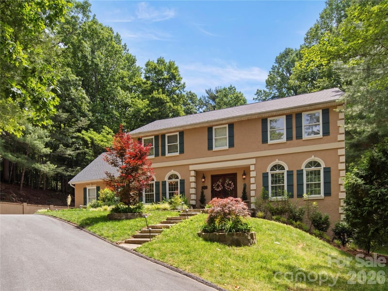 105 Braeside Circle, Asheville, NC - 4 beds, 3.5 baths, 4,680 sqft - $1,390,000