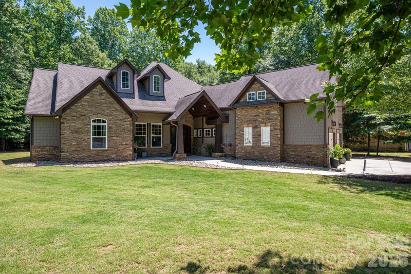 489 Evergreen Road, Lake Wylie, SC - 4 beds, 2.5 baths, 2,760 sqft - $830,000