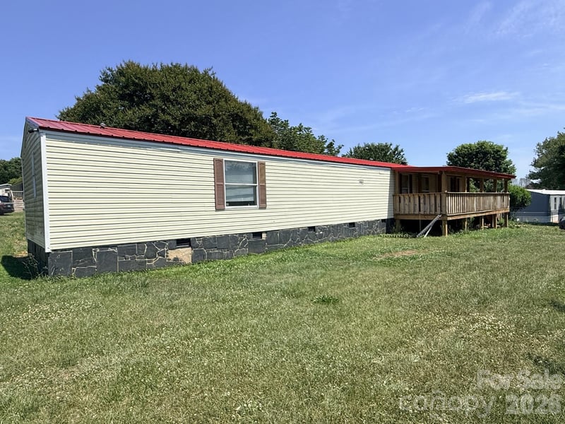 2330 Springdale Drive, Newton, NC - 2 beds, 2 baths, 1,120 sqft - $130,000