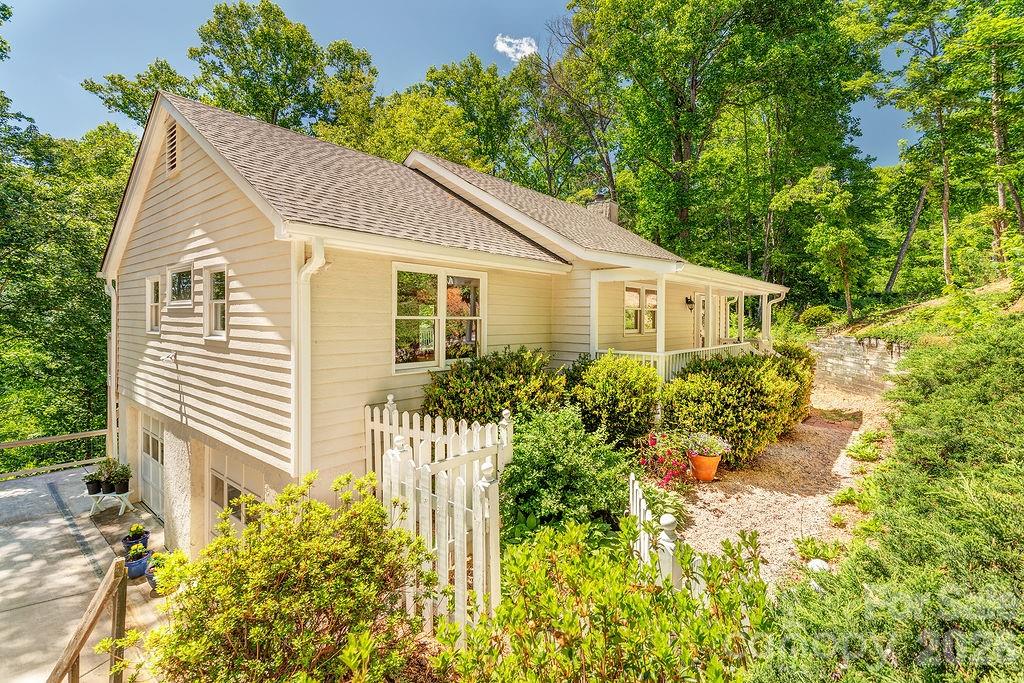 146 Churchill Downs Drive, Fairview, NC. property listing photo