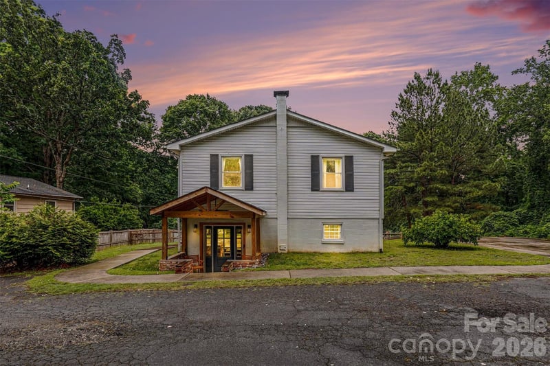 184 Canal Road, Belmont, NC - 3 beds, 2 baths, 2,333 sqft - $385,000