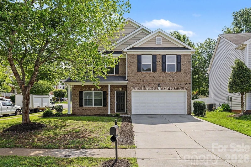 5618 Stowe Derby Drive, Charlotte, NC - 4 beds, 2.5 baths, 2,632 sqft - $399,900