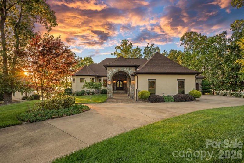 170 Fawn Lane, Mooresville, NC - 4 beds, 5 baths, 5,884 sqft - $3,895,000