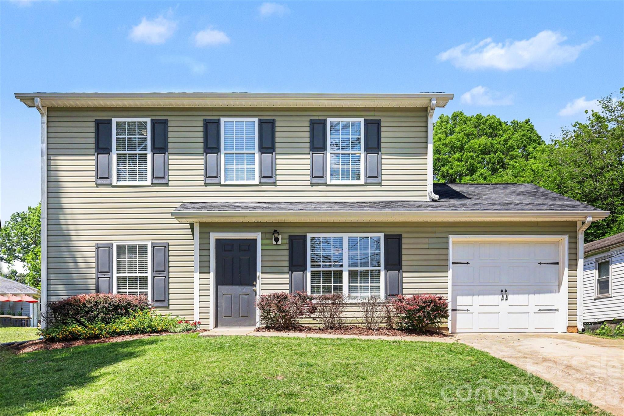 2540 Elmin, Charlotte, NC — property listing photo 1