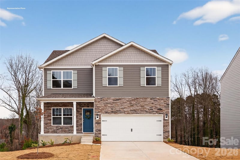 608 17th Avenue Drive NE, Hickory, NC - 4 beds, 2.5 baths, 1,991 sqft - $349,000