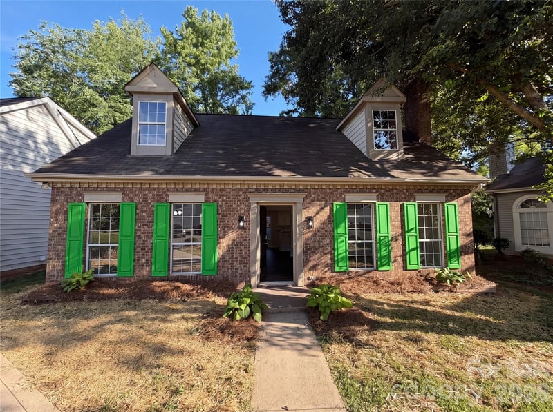 4720 Topsail Court, Charlotte, NC - 3 beds, 2 baths, 1,562 sqft - $295,000