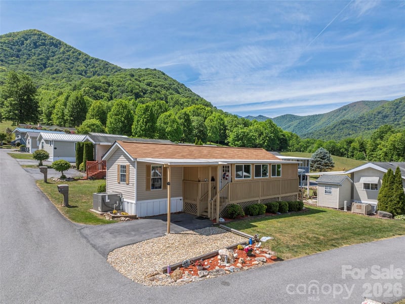 4 Levi Drive Apt 12, Maggie Valley, NC - 2 beds, 1.5 baths, 979 sqft - $194,900