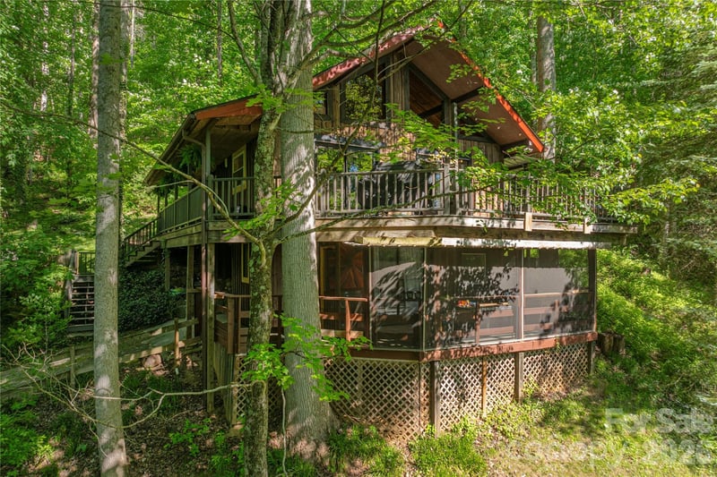 154 Timberside Drive, Mars Hill, NC - 3 beds, 2 baths, 1,114 sqft - $365,000