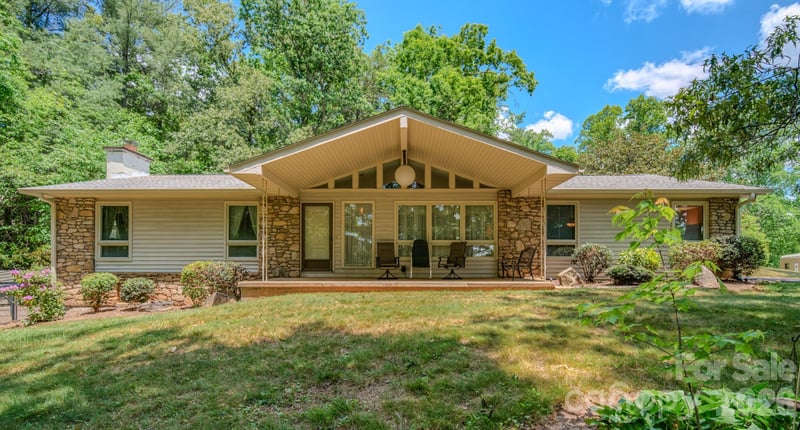 22 Tilson Trail, Asheville, NC - 3 beds, 2.5 baths, 2,086 sqft - $479,000