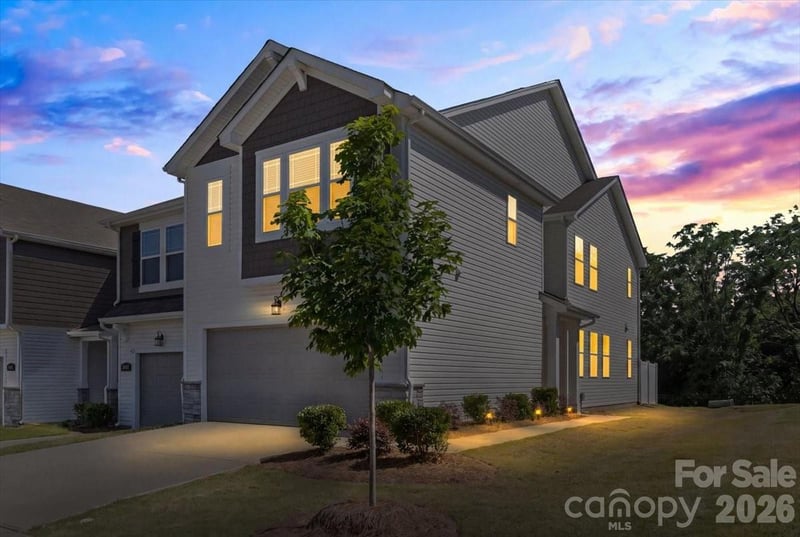 4529 Iron Oak Lane, Charlotte, NC - 3 beds, 2.5 baths, 1,761 sqft - $380,000