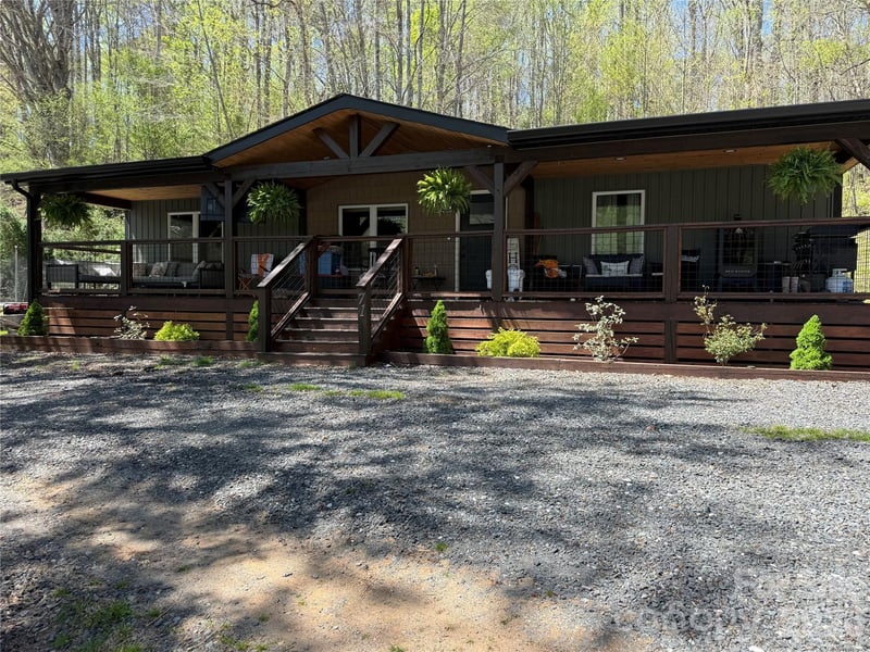 71 Ledford Ridge Lane, Bakersville, NC - 3 beds, 2 baths, 1,604 sqft - $295,000