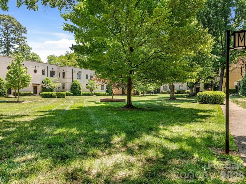 1121 Myrtle Avenue Apt 10, Charlotte, NC - 2 beds, 1 bath, 902 sqft - $309,900