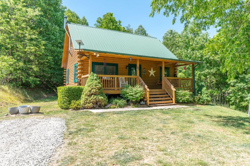 451 Rustic Ridge Drive, Canton, NC - 3 beds, 2 baths, 1,909 sqft - $499,500