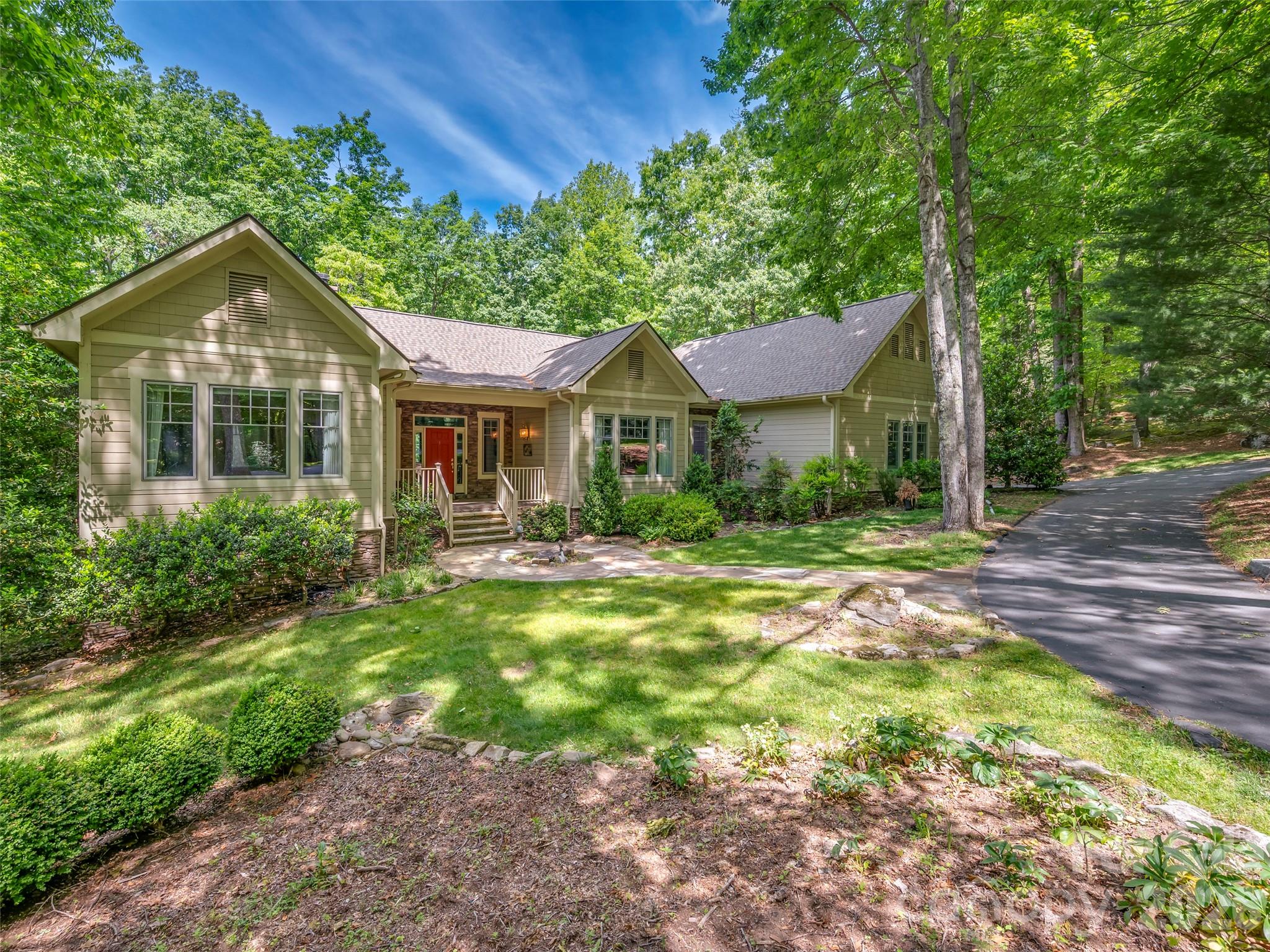 110 Little Cherokee Ridge, Hendersonville, NC — property listing photo
