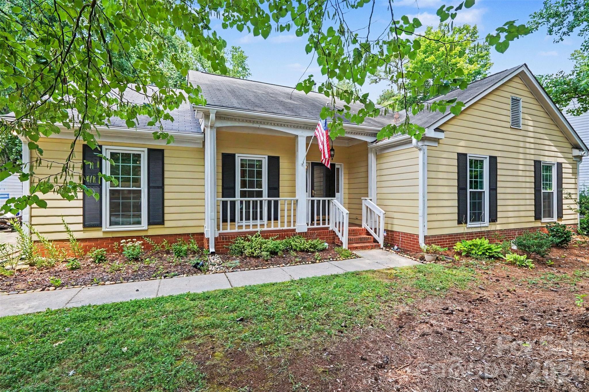 4300 Saxonbury Way, Charlotte, NC. property listing photo