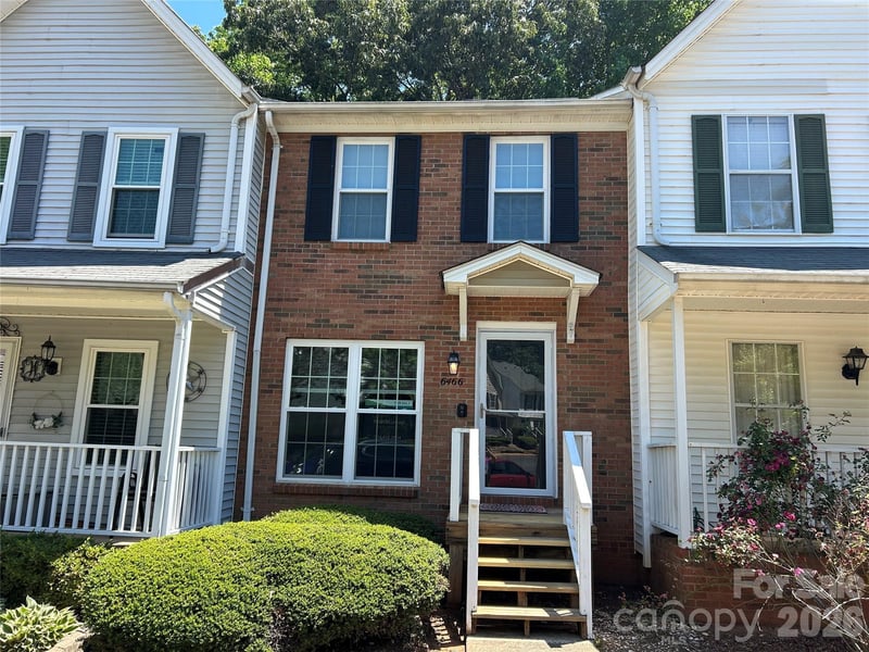 6466 Windsor Gate Lane, Charlotte, NC - 2 beds, 1.5 baths, 976 sqft - $174,900
