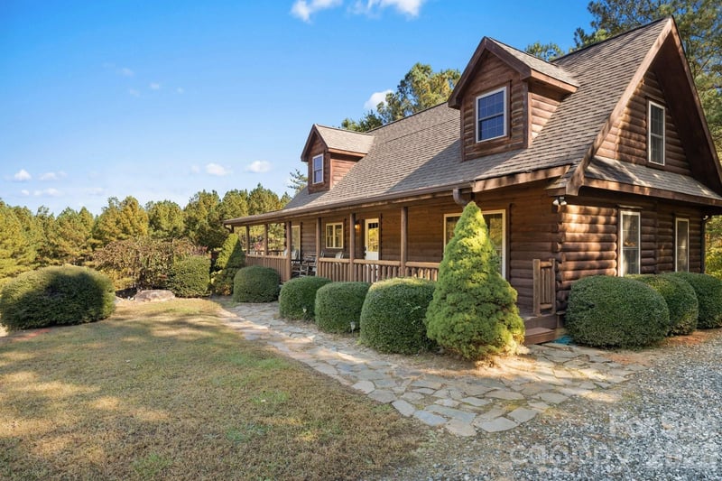105 Palisade Drive, Mill Spring, NC - 4 beds, 3.5 baths, 2,428 sqft - $525,000
